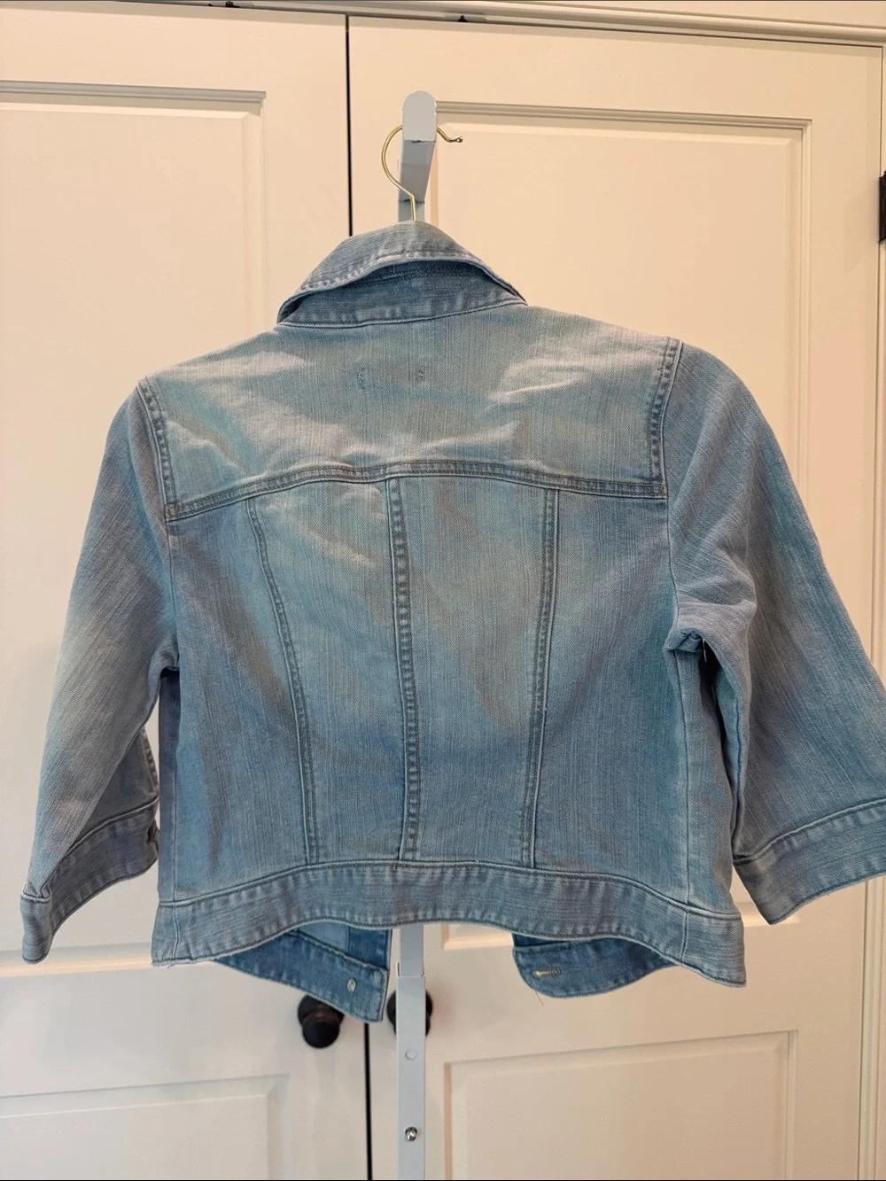 LOFT Blue light wash Jean Jacket Cropped Denim Classic size XS